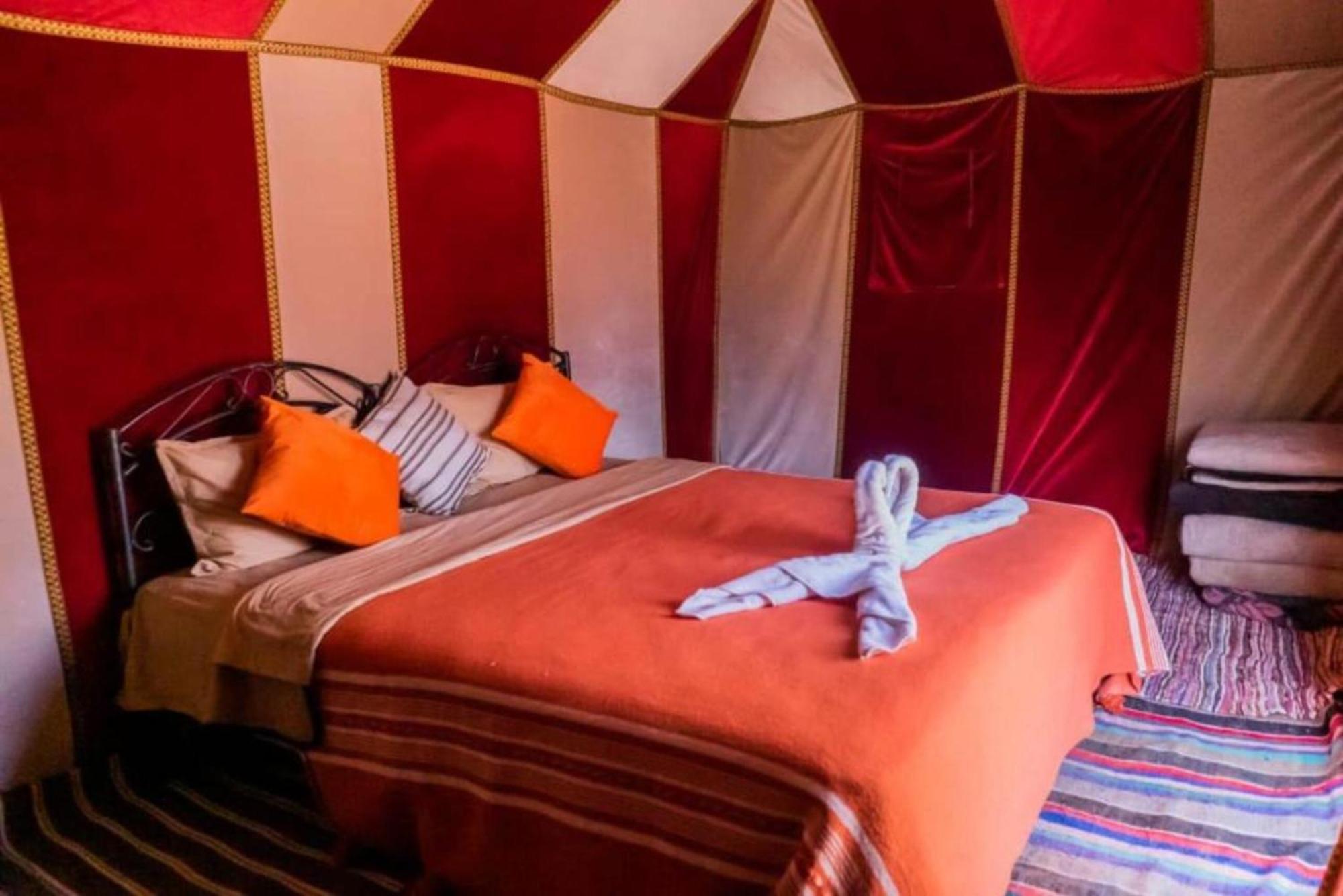 Camel Trekking Desert Camp Мерзуга Екстер'єр фото